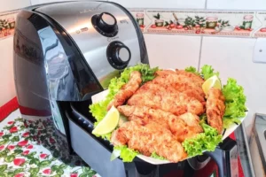 Peito-de-frango-empanado-na-AirFryer-fica-super-sequinho-e-crocante-1024x683